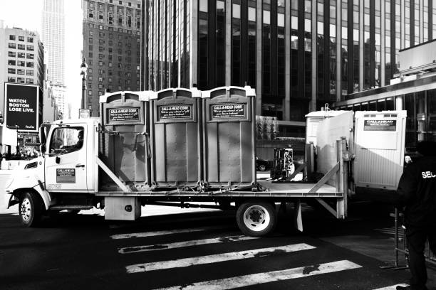 Best Porta potty delivery and setup  in Grove City, FL