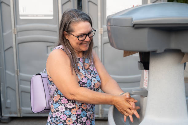 Portable sink rental in Grove City, FL